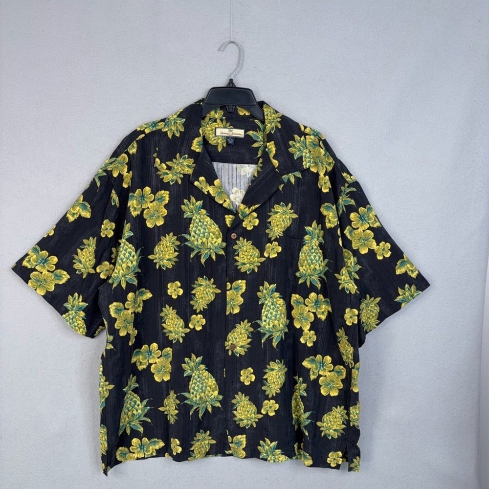 Tommy Bahama Shirt Mens 2XL Black Pineapple Tropical Hawaiian Camp Vacation